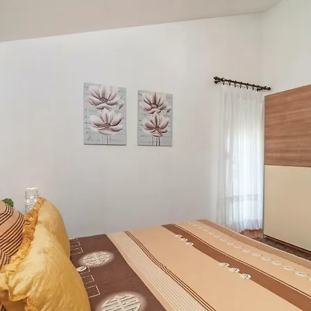 Two-bedroom In Appartement *