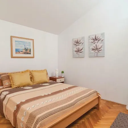 Two-bedroom In Appartement